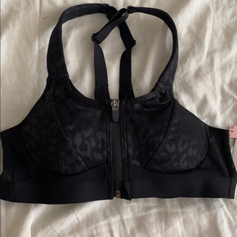 NWT Victoria’s Secret front clasp bra